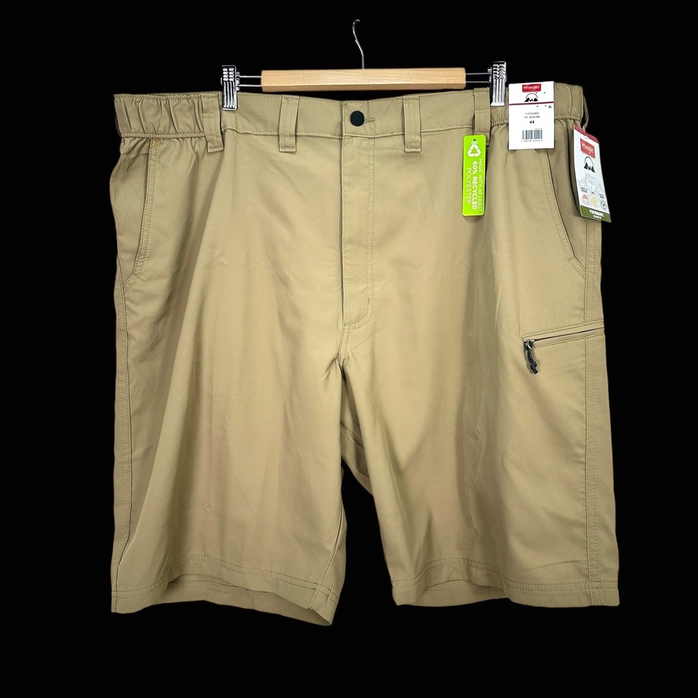 Wrangler Performance Relaxed Fit Shorts Mens 44 Khaki Tan 112352662 UPF 50‎ NWT